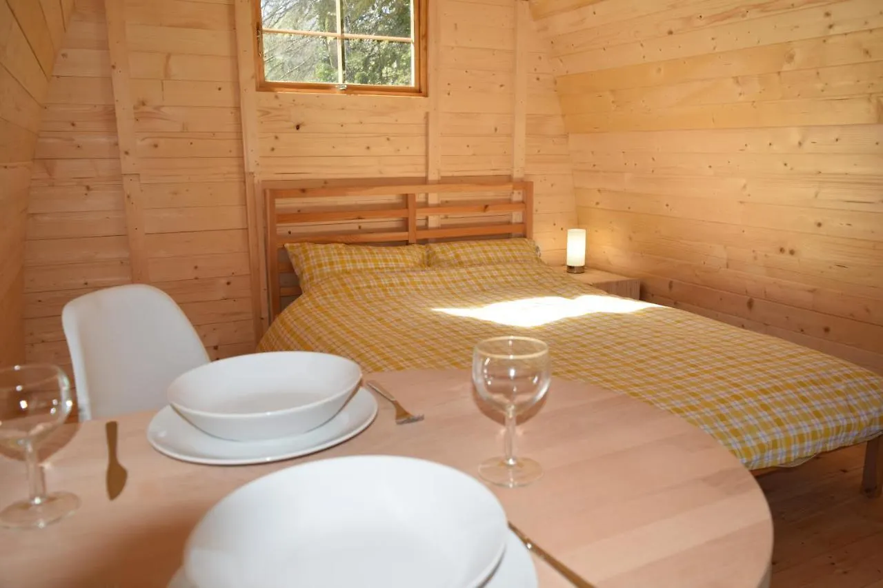 Châteaulin La Pointe Camping אתר קמפינג